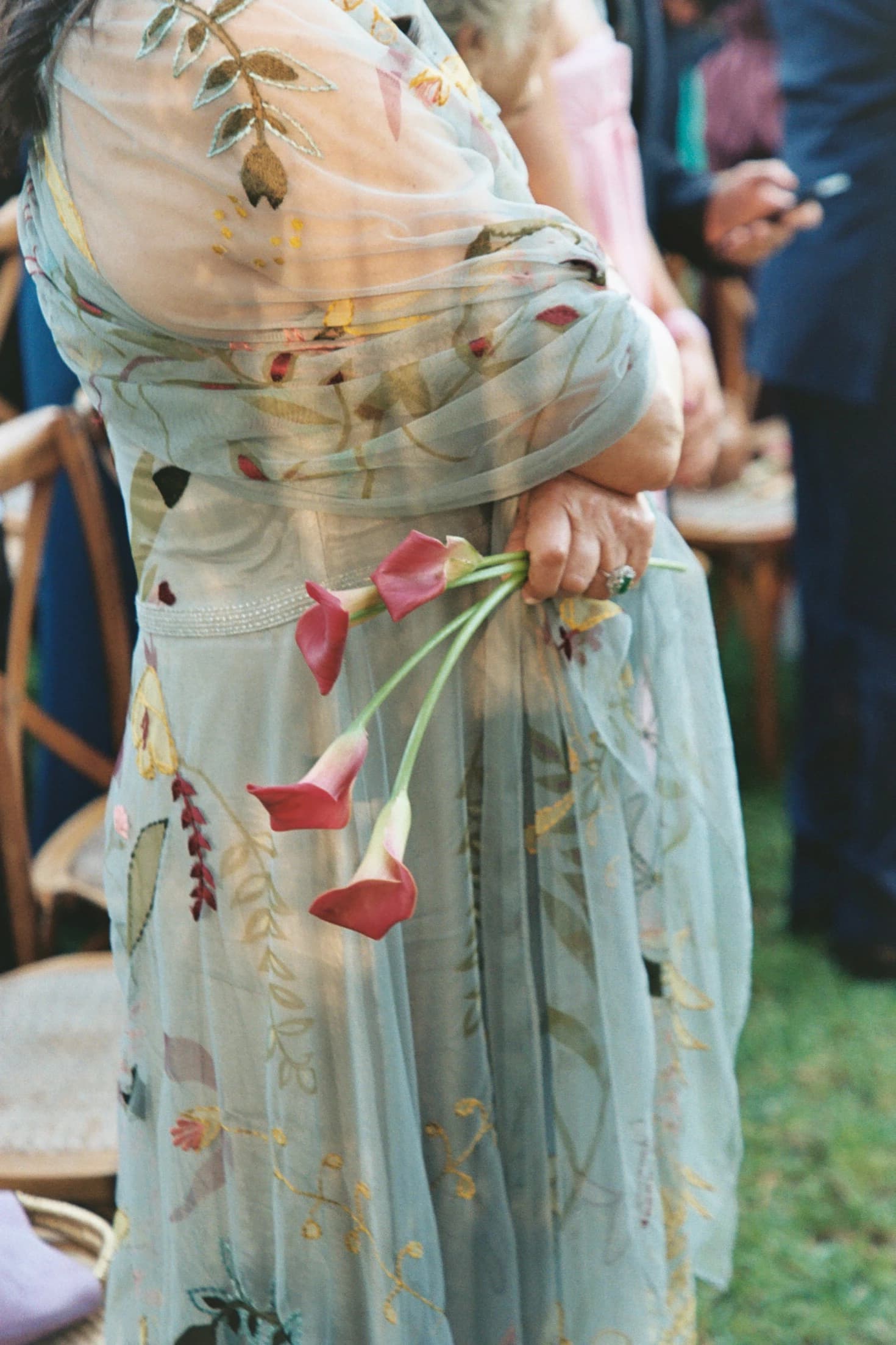 Invitada durante la ceremonia