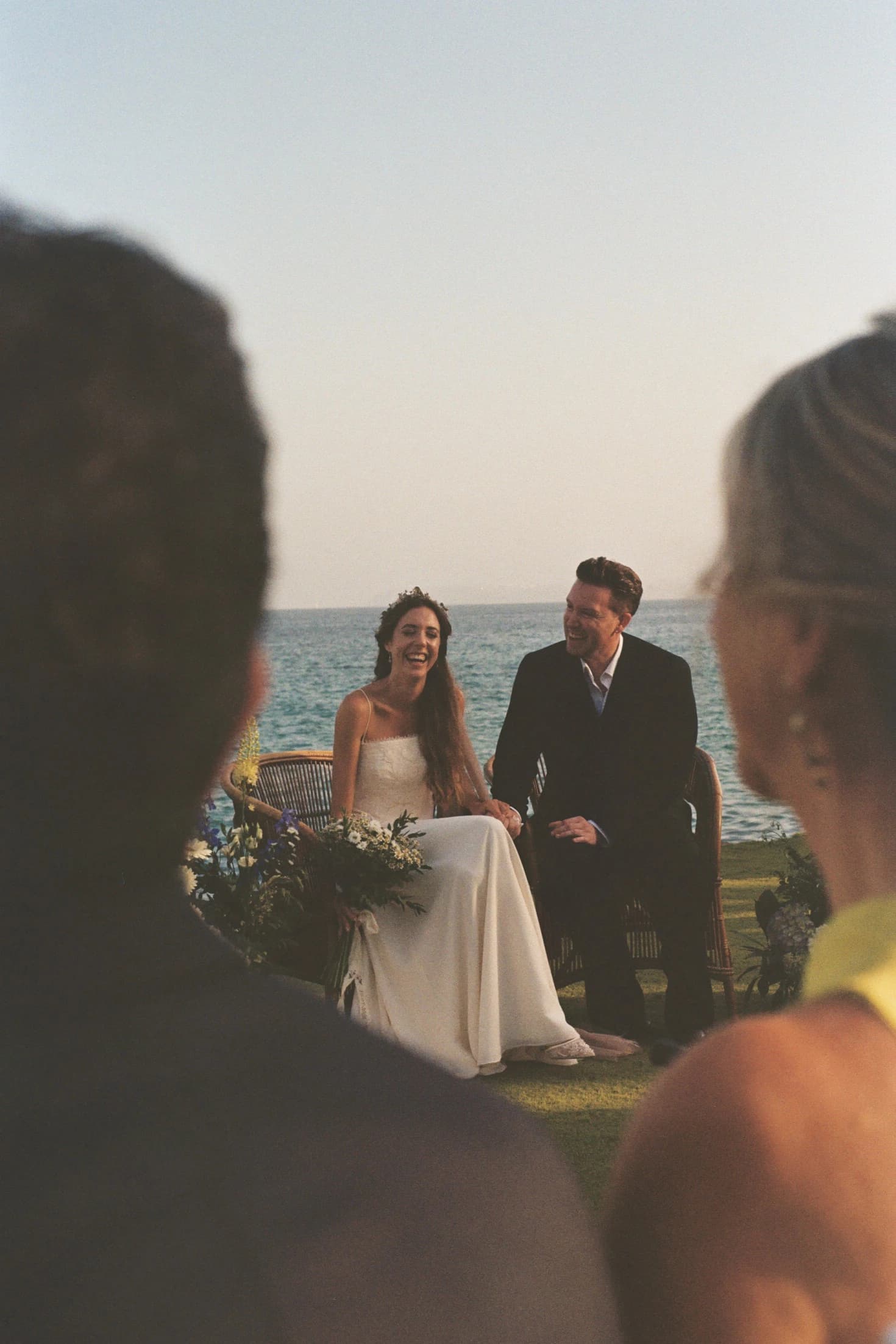 Novios junto al mar